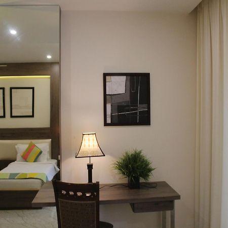 Hotel Seven Sky Clarks Exotica Bhuj Esterno foto