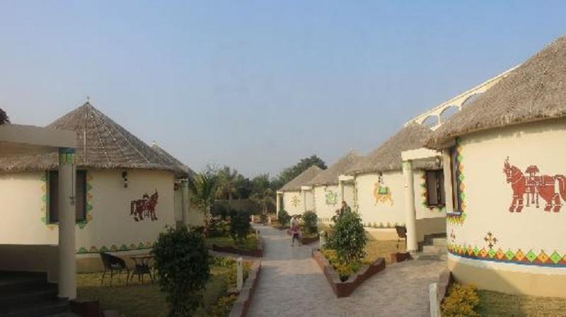 Hotel Seven Sky Clarks Exotica Bhuj Esterno foto
