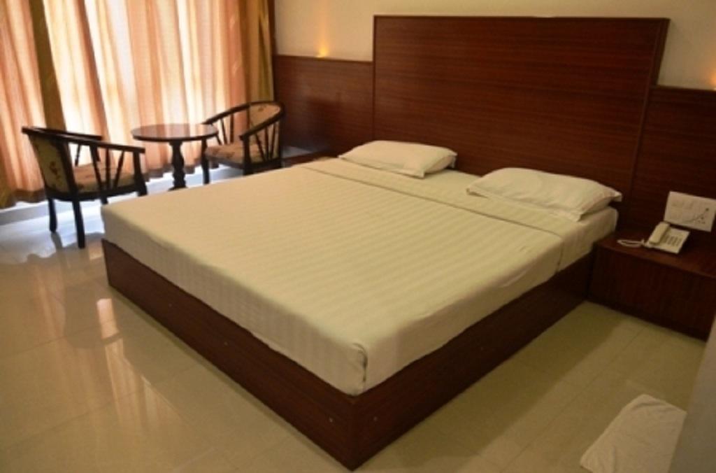 Hotel Seven Sky Clarks Exotica Bhuj Camera foto