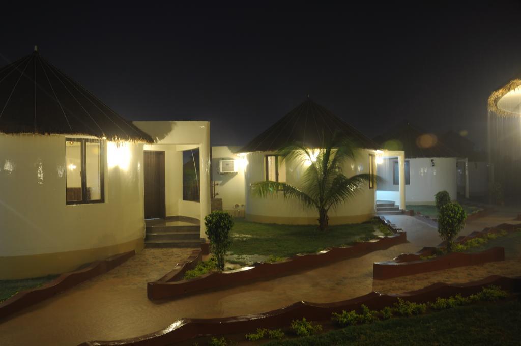 Hotel Seven Sky Clarks Exotica Bhuj Camera foto