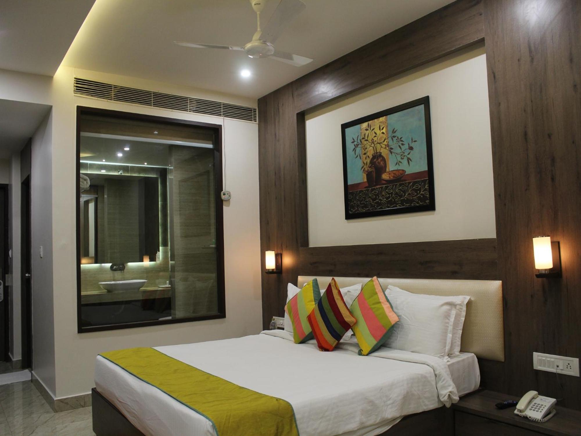 Hotel Seven Sky Clarks Exotica Bhuj Esterno foto