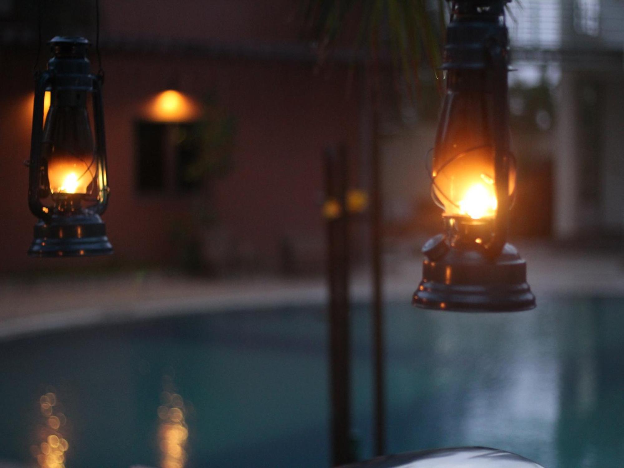 Hotel Seven Sky Clarks Exotica Bhuj Esterno foto