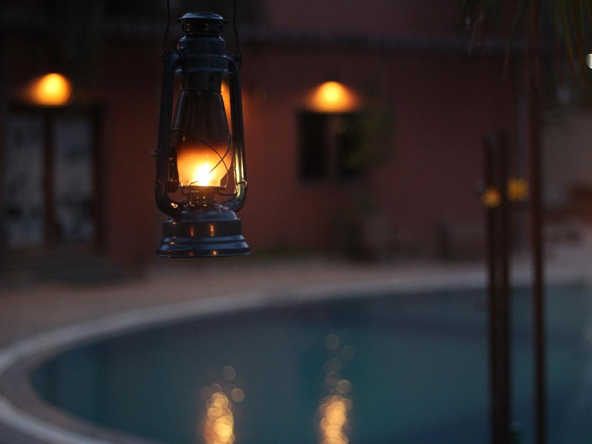 Hotel Seven Sky Clarks Exotica Bhuj Esterno foto